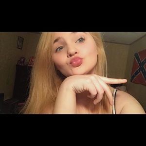 Meet your Posher, Katelynn